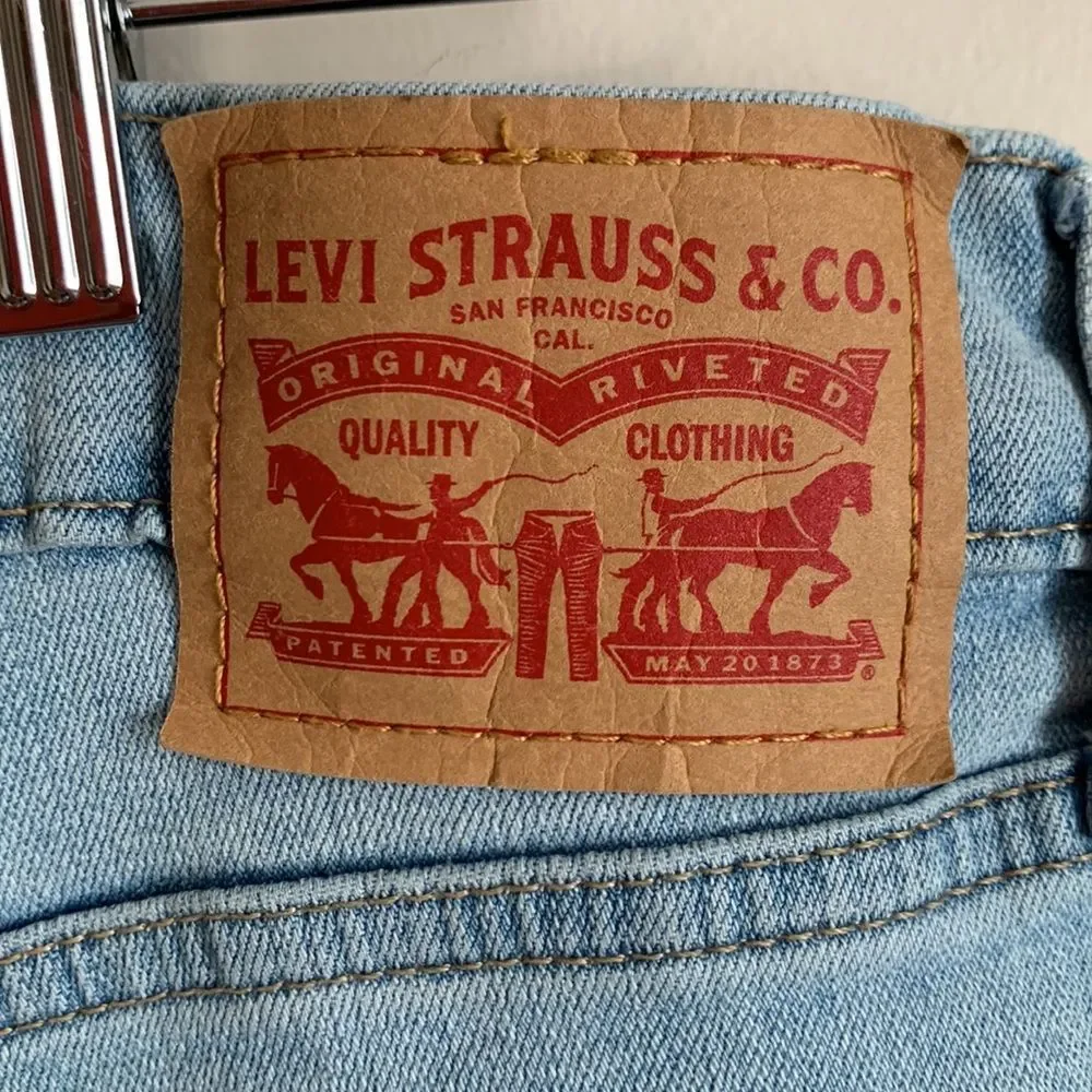 Levi’s Jeans Size 31 Boyfriend Womens Used Light Wash Blue - Picture 8 of 9